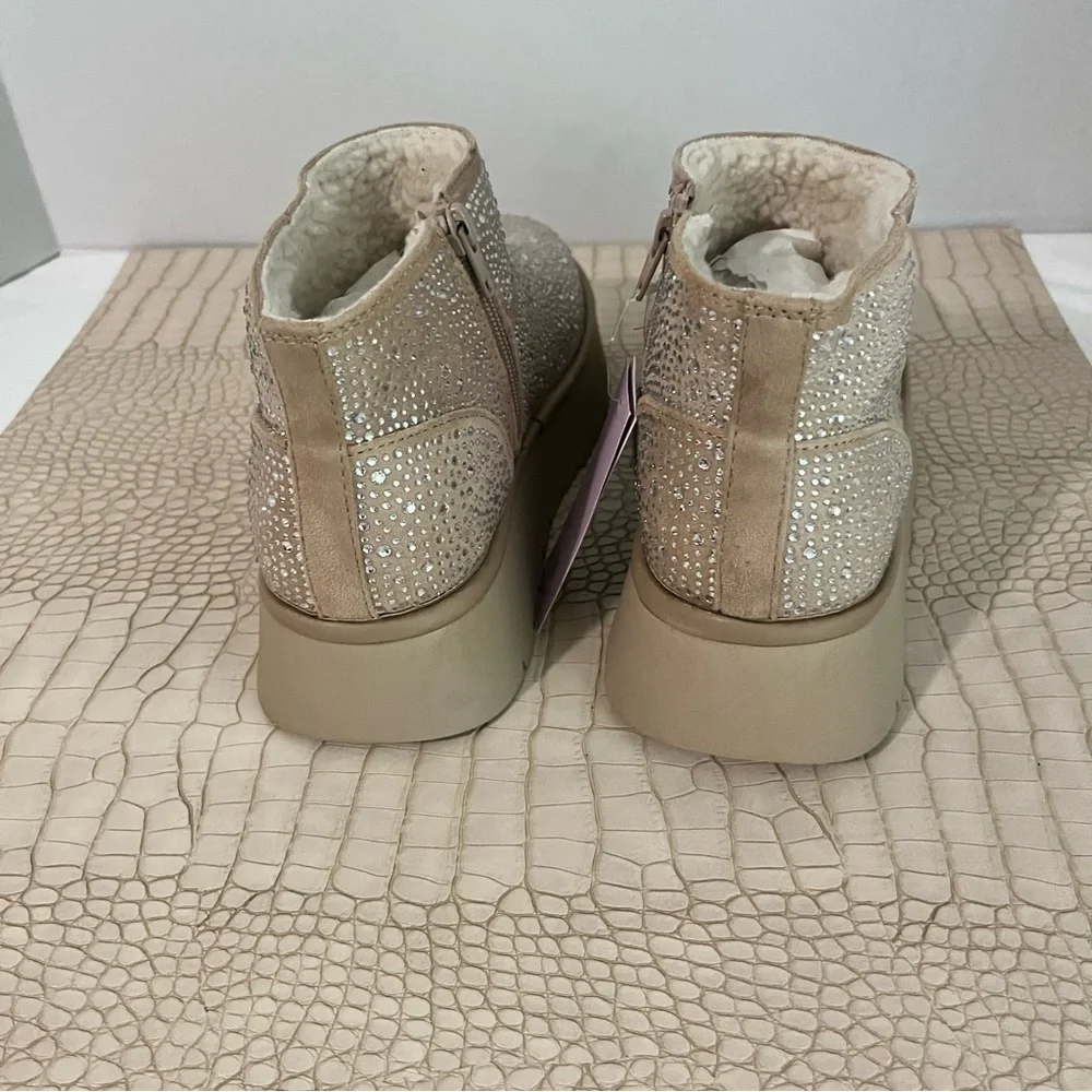 Wild Fable Beige Missy Platform Rhinestone Memory Foam Insole Fall Winter Boots